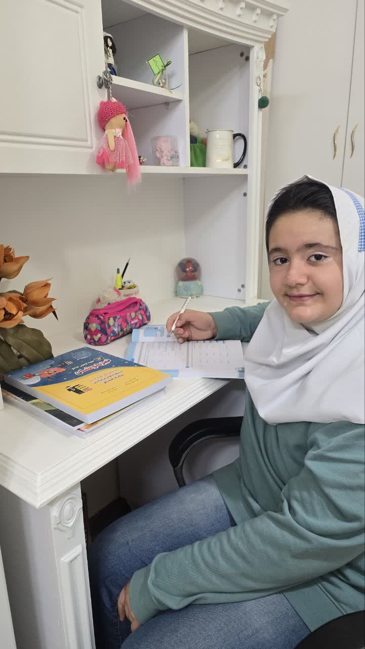 گفتگو با مهدخت رهبر قهرمان مهروآبان پایه ششم از سمنان