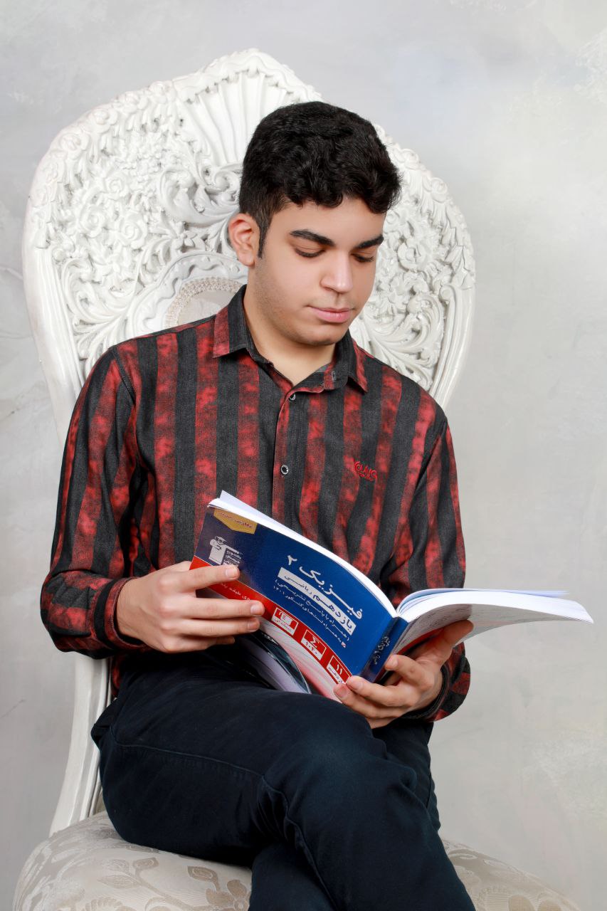 روش مطالعه امیرمحمد همتی، قهرمان پیشرفت، در دروس حسابان و شیمی