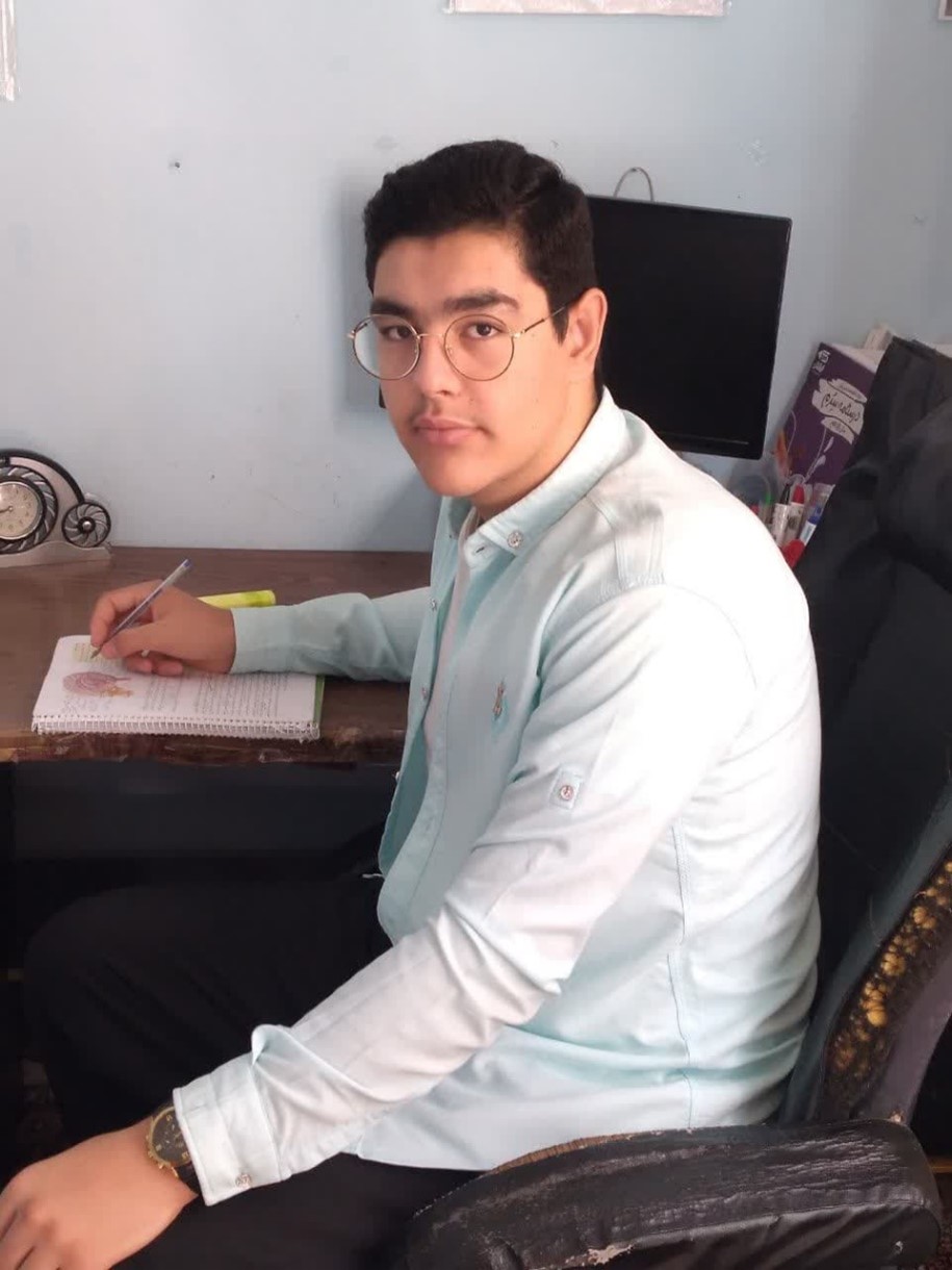 کلکسیون روش مطالعه امیرمهدی خدابنده لو در دو درس ریاضی و زیست