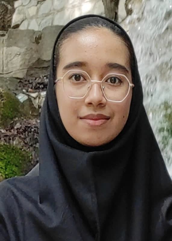 گفتگو با نسیم نانی دانش آموز پایه نهم قهرمان پیشرفت