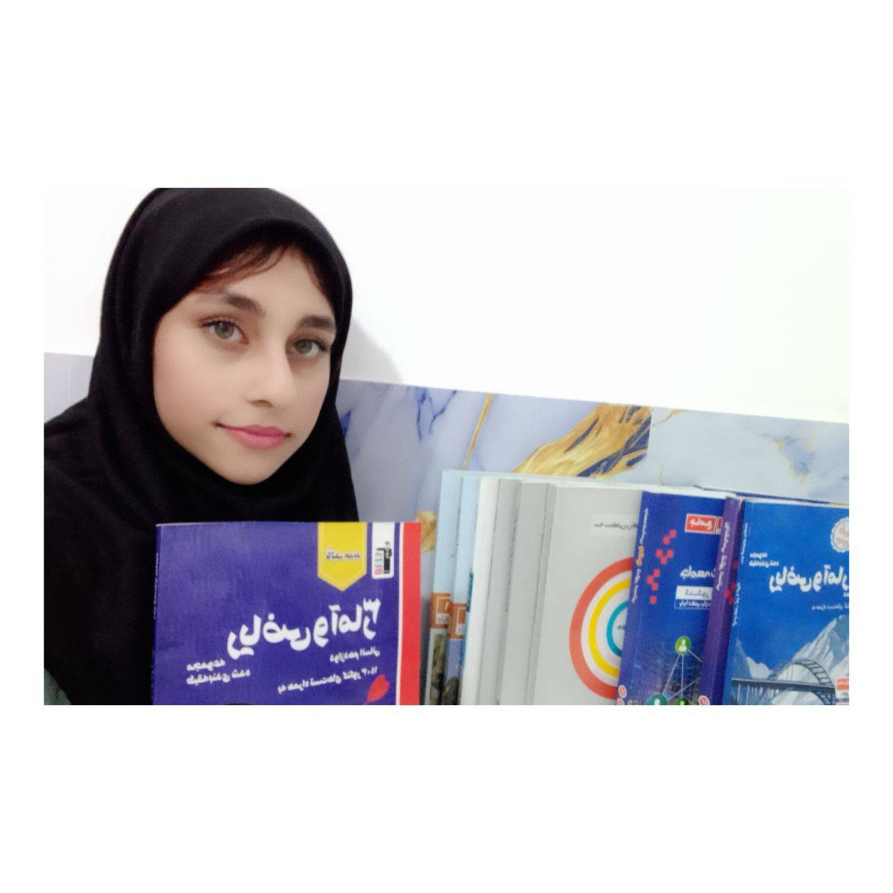 گفتگو با ستاره سارانی پایه دوازدهم انسانی قهرمان آزمون تشریحی