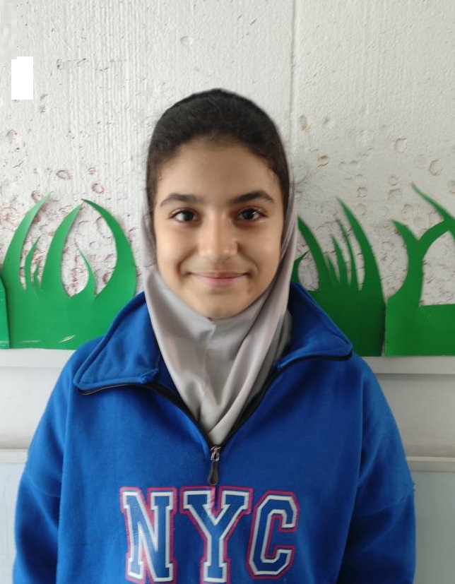 گفتگو با نیکاسادات حسینی پایه ششم قهرمان تابستان