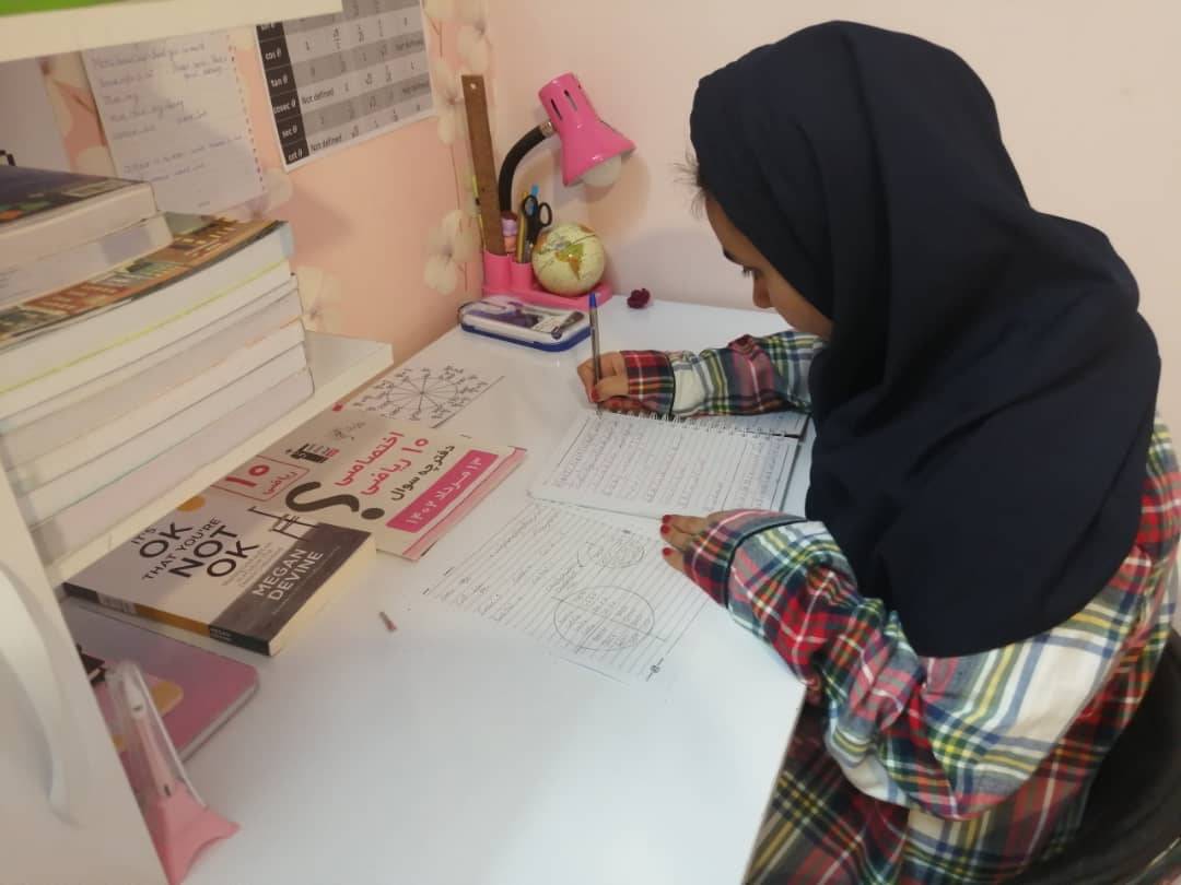 گفت وگو با نسترن رضایی؛ موفقیت در آزمون تیزهوشان