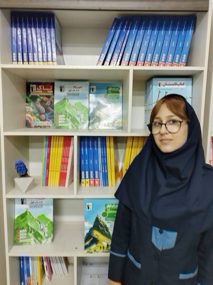 ستایش حبیبی دانش آموز مقطع نهم