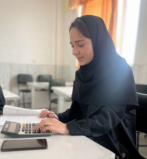 گفتگو با زهرا طالبی نصرآبادی رتبه 54 کنکور هنرستان از سفیدشهر