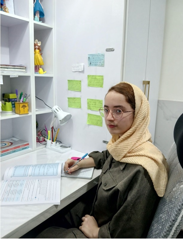 گفتگو با مرضیه کریمی : قهرمان پیوستگی پایه دوازدهم انسانی