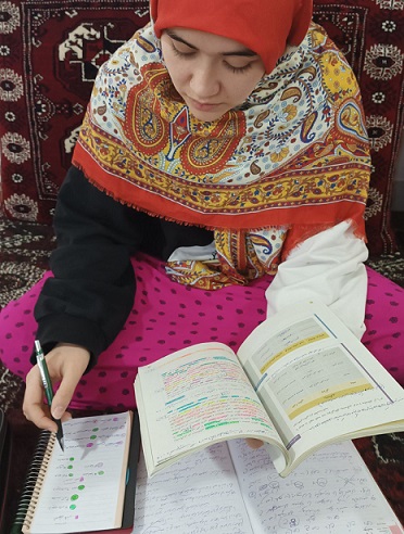 گفتگو با طیبه ناضری : قهرمان پیوستگی پایه یازدهم انسانی