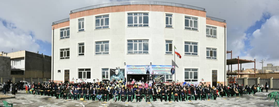 مدرسه 12 کلاسه بنیاد قلم‌چی در شهر تکاب افتتاح شد