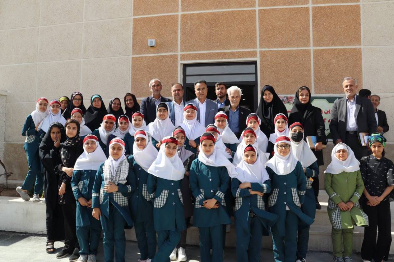 گفتگو با نمایندگی‌های قزوین درباره تجهیز کتابخانه عمومی نرجه