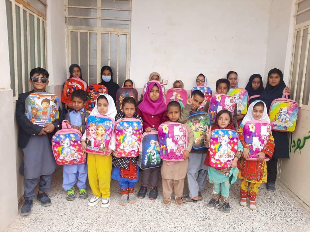 لبخند شادی بر چهره دانش‌آموزان مدارس خیرساز نمایندگی ساری