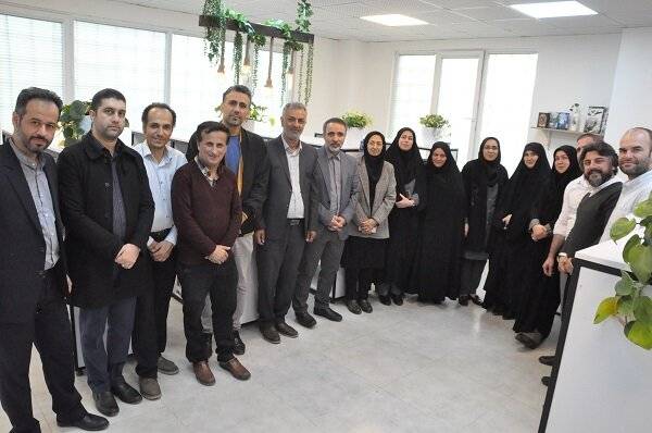 تجهیز کتابخانه عمومی شهرستان لنگرود توسط بنیاد قلم‌چی