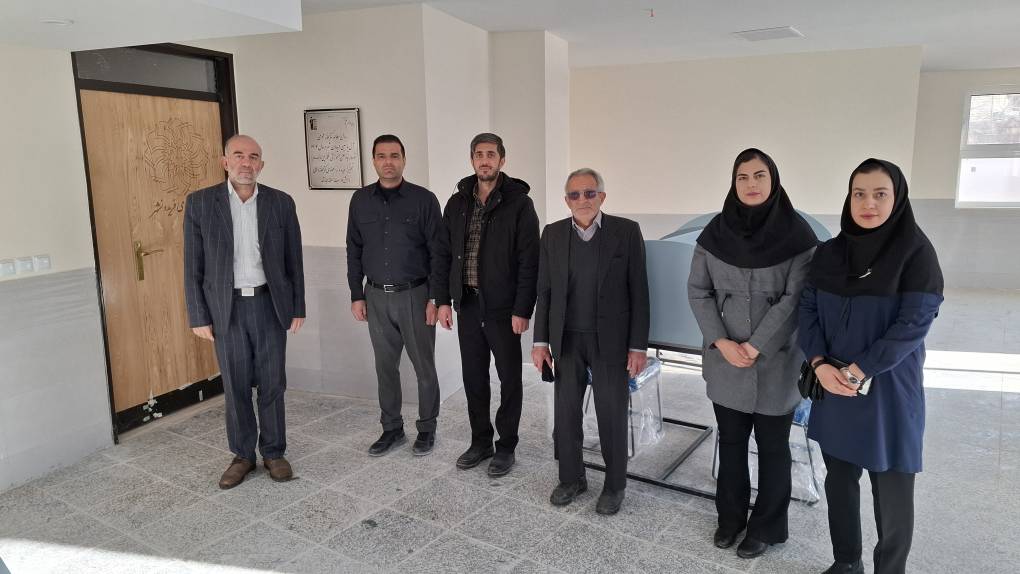 کتابخانه‌عمومی آل‌یاسین فریدون‌شهر با مشارکت بنیادقلم‌چی تجهیز شد