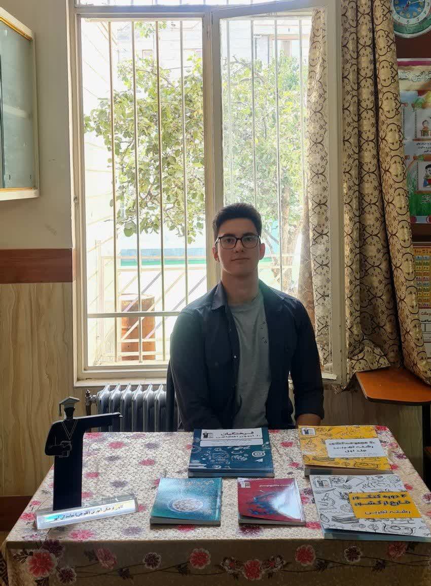 گفت وگو با آرمین عزیزی ; پذیرفته شده دانشگاه فرهنگیان