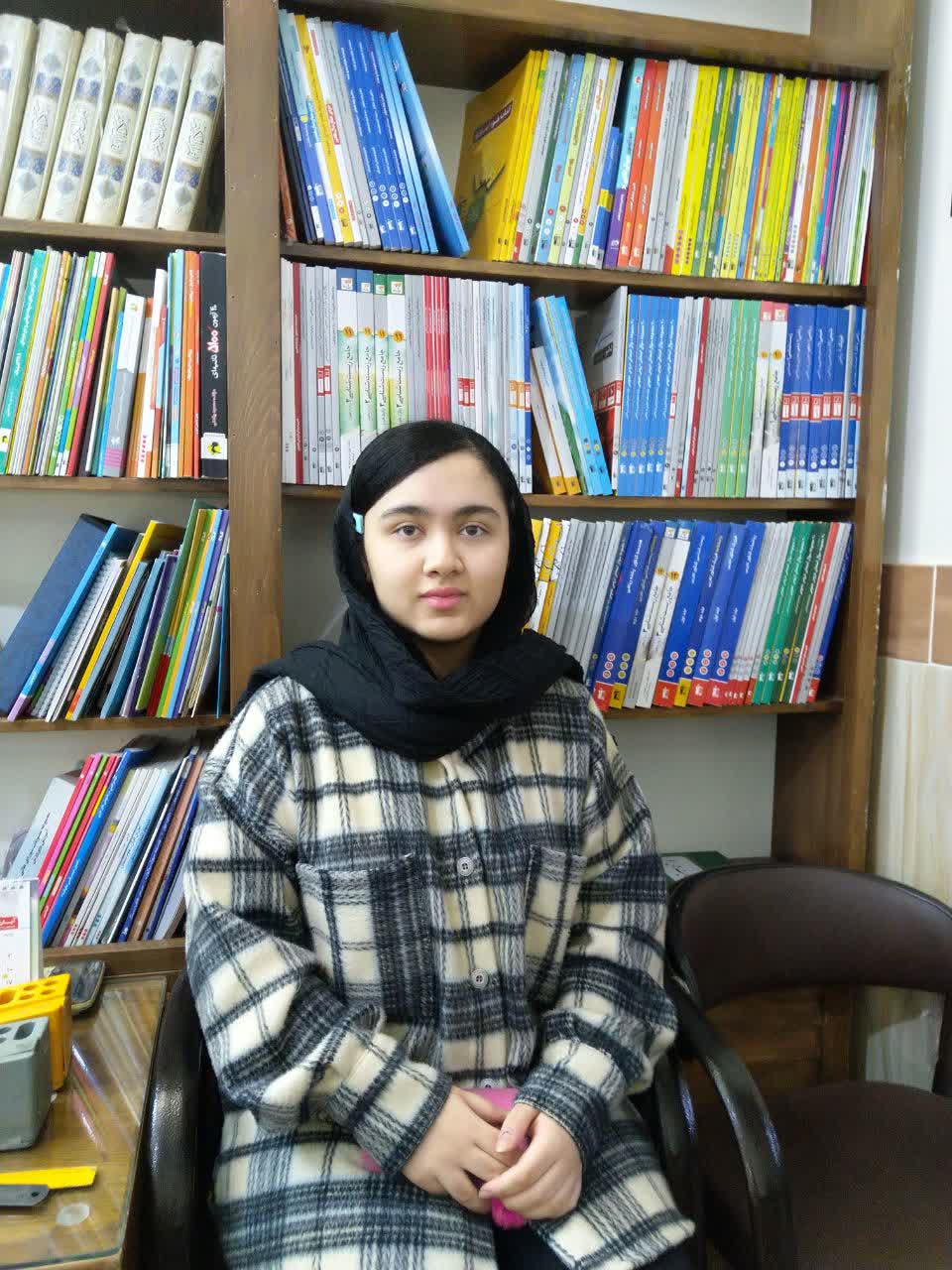 گفت وگو با ثنا ترکی ;عضو قهرمانان تابستان نمایندگی قلم چی ابهر