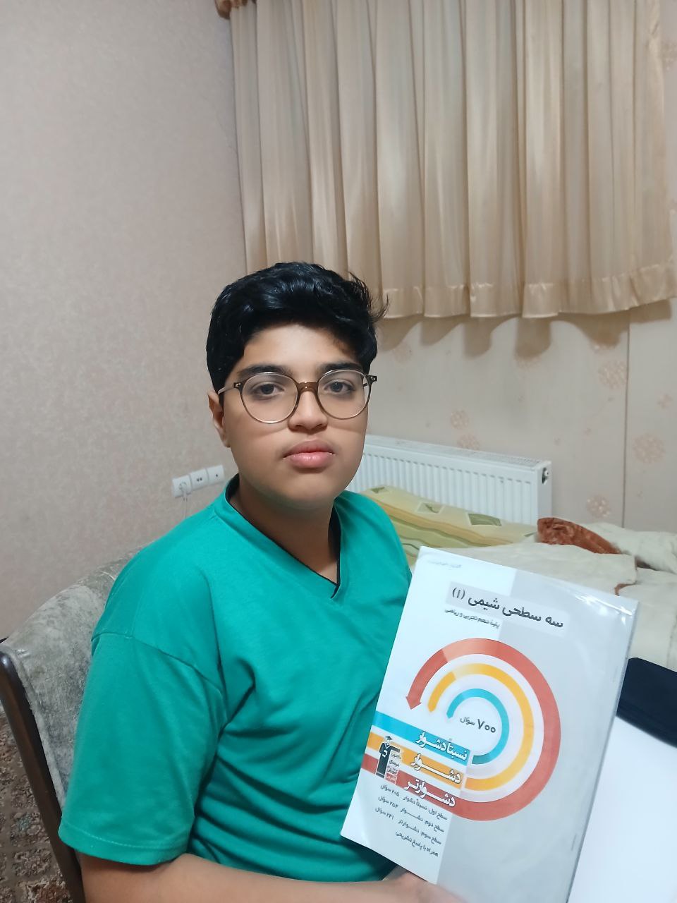 گفتگو با دانش آموز برتر پایه دهم تجربی : مهدیار طهماسبی از مشهد
