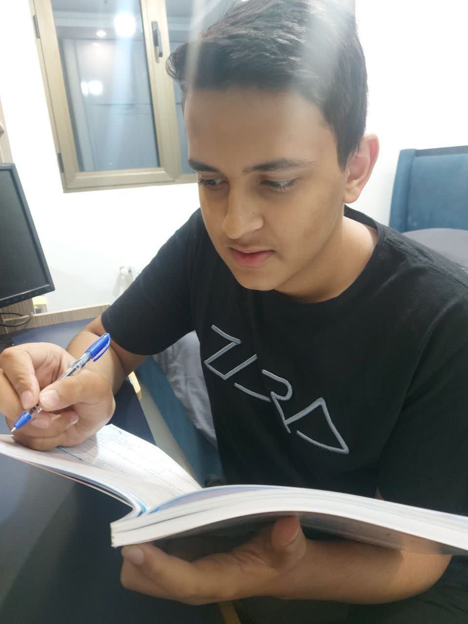 قهرمان پاییز:گفتگو با شهریار بیک مهدی پایه دهم تجربی