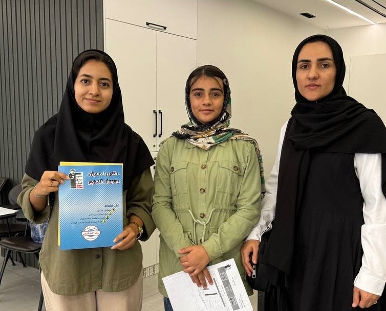 مصاحبه با پشتیبان قهرمان پیشرفت درسی متوسطه اول ریحانه خوشرو