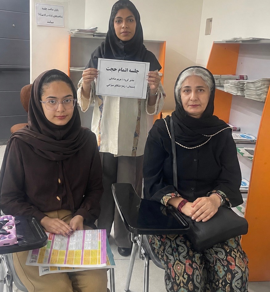 مصاحبه با نیروانا کمالی دانش آموز پرتلاش پایه هشتم
