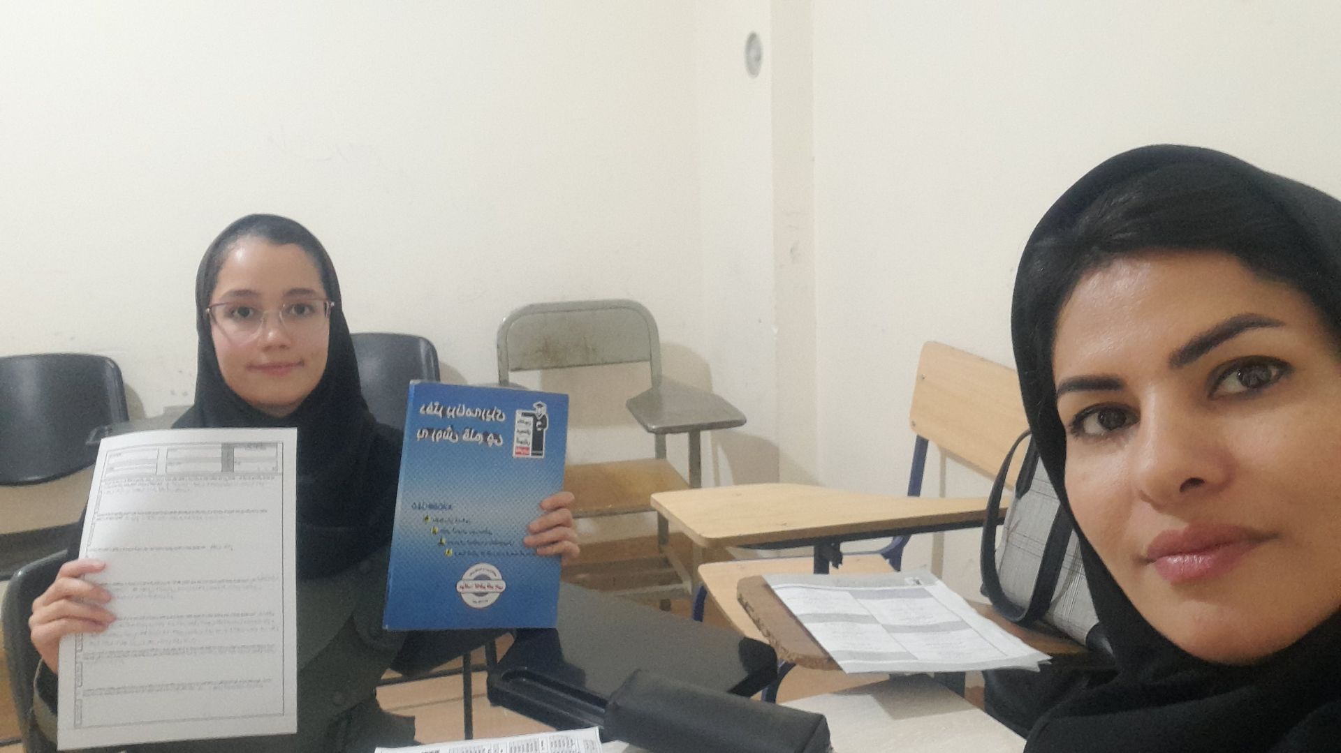 گفتگو باعارفه بلوچ- قهرمان پیشرفت و پیوستگی