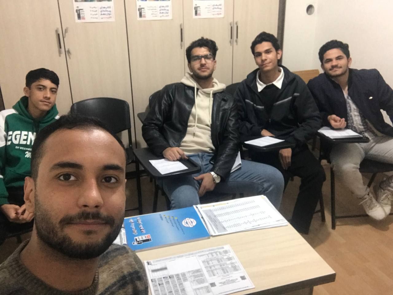 گفتگو با اشکان معلمی- پشتیبان قهرمان پیشرفت درسی پایه کنکوری