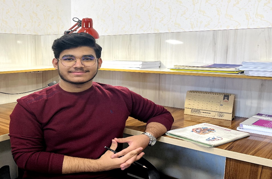 محمدحسین حسنی رتبه 3 سهمیه کنکور تجربی 1404 (6سال، 125آزمون)