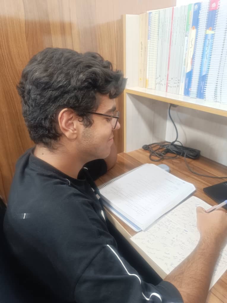 گفتگو با ابوالفضل حسینی دانش آموز پایه دوازدهم تجربی از رفسنجان