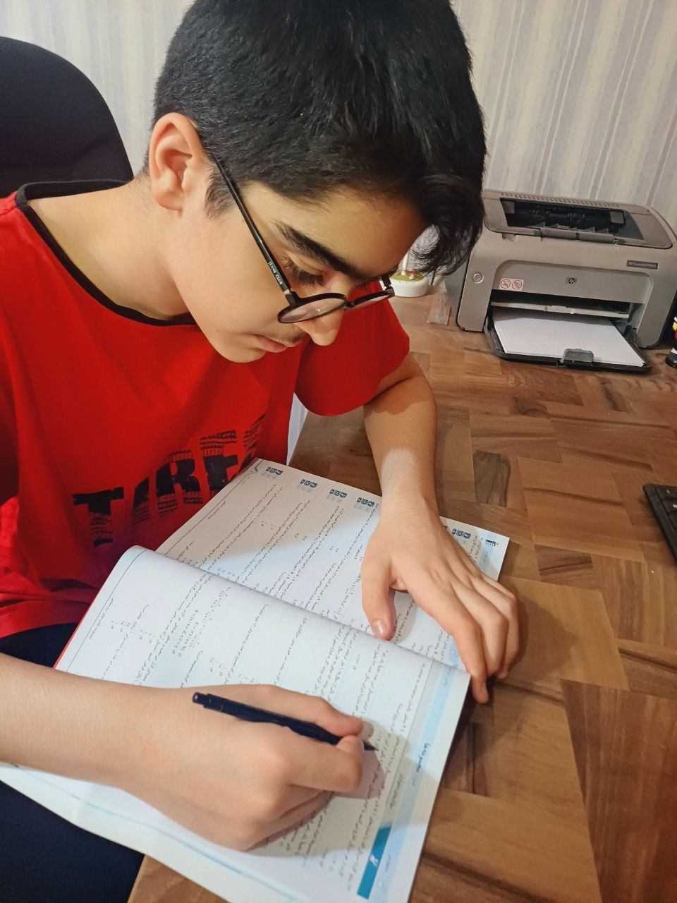 گفت و گو با امیرحسین عابدی دانش آموز برتر نهم