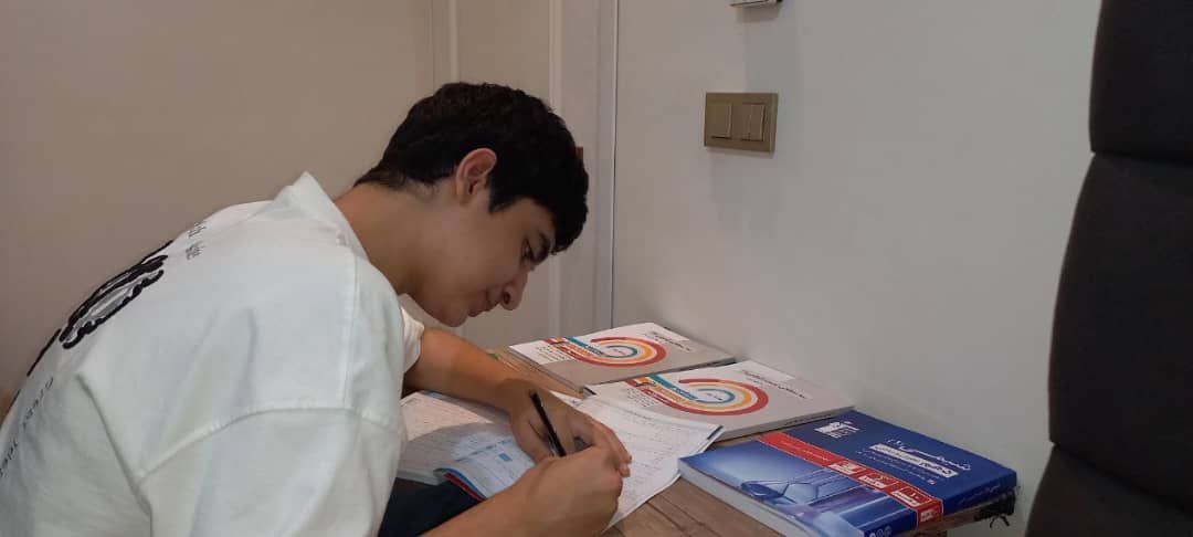 چه زمانی برای شروع کنکور تجربی بهتر است؛ سخنی با آراد توکلی