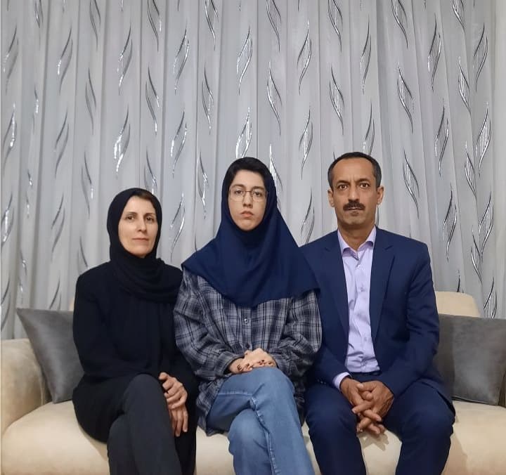 گفت و گو با ستایش نظری  - رتبه 10 منطقه 2 - کنکور تجربی 1400