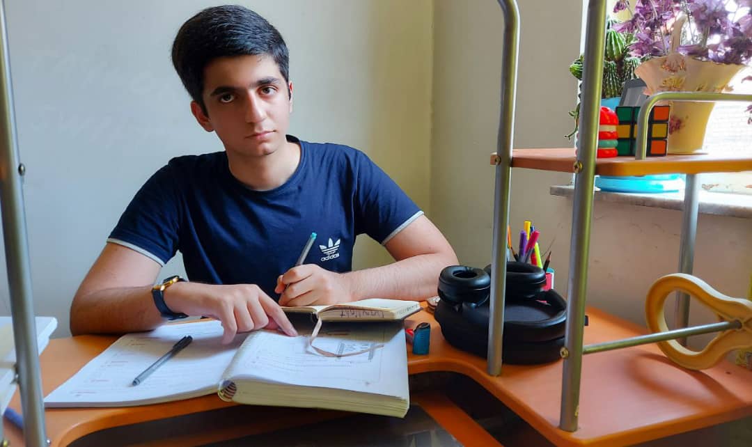 گفتگو با محمد معین صمدی آزاد - رتبه‌ی 10 منطقه 2 - ریاضی 1400