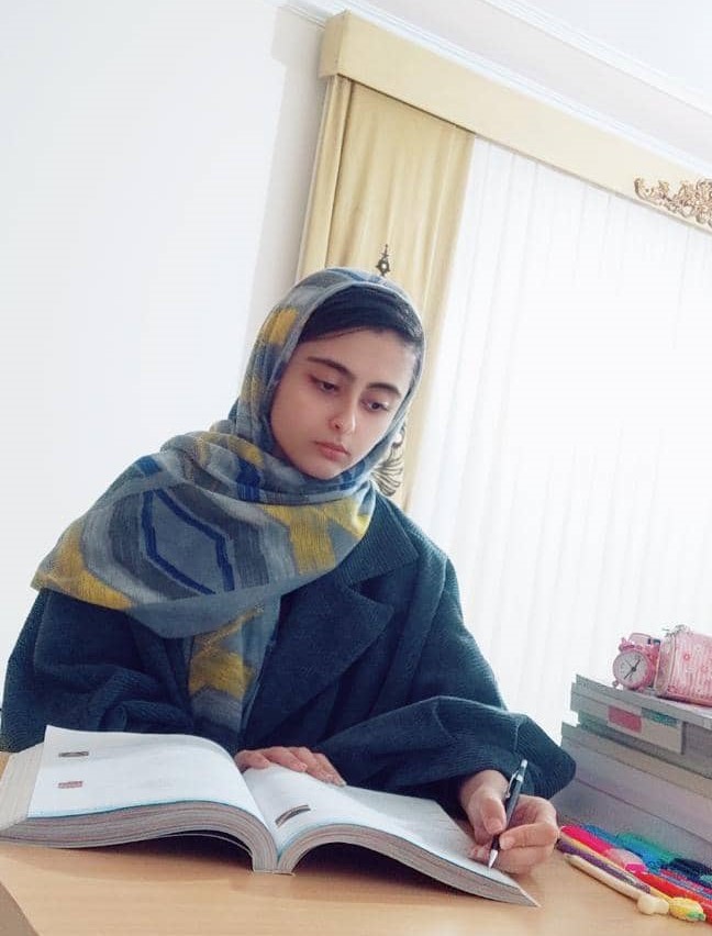 گفتگوالهام حاجی محمدی باقهرمان پیوستگی نیمسال اول پردیس گراوند