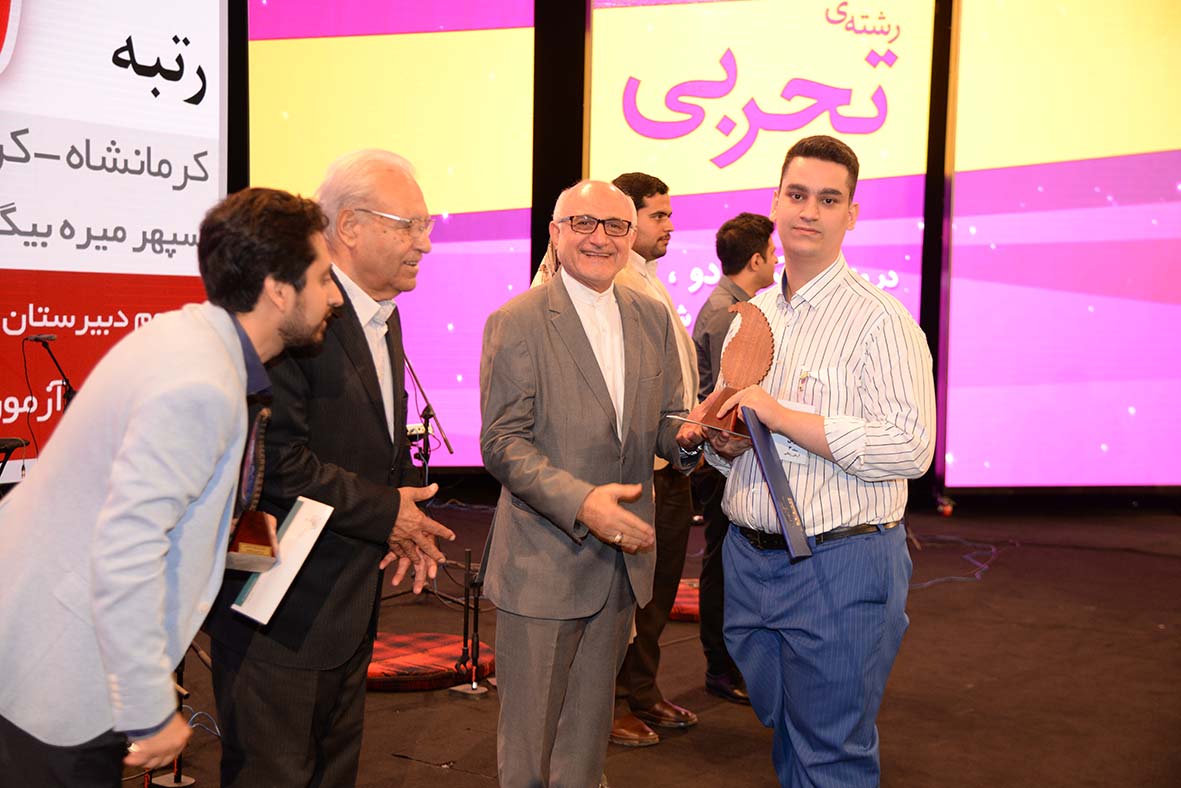 گفتوگوی کاظم قلمچی با امیرحسین زارع، رتبهی 7 تجربی کشور سال 97 گفتوگوی کاظم قلمچی با امیرحسین زارع، رتبهی 7 تجربی کشور سال 97