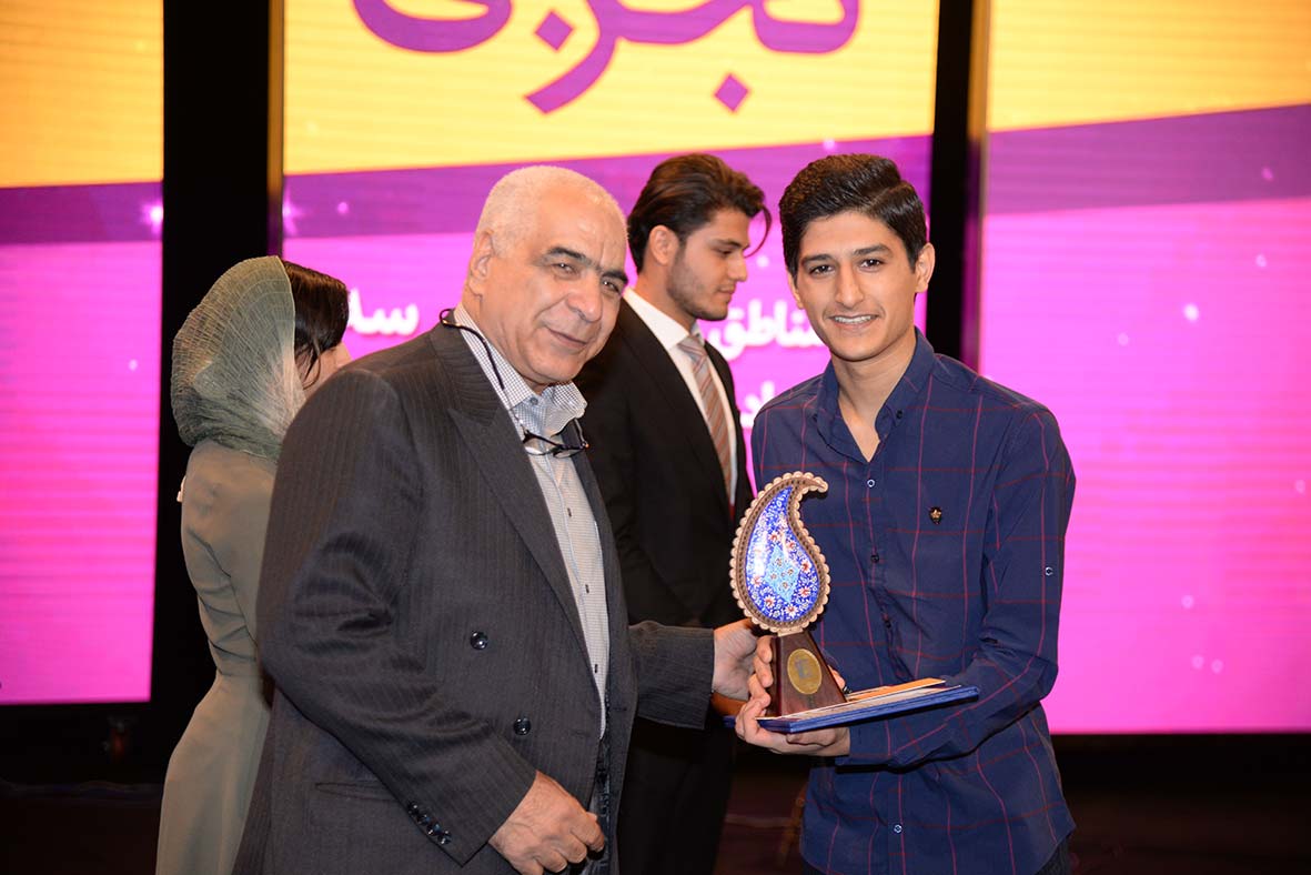 علی تقوایی، رتبه‌ی 8 تجربی ایثارگران 