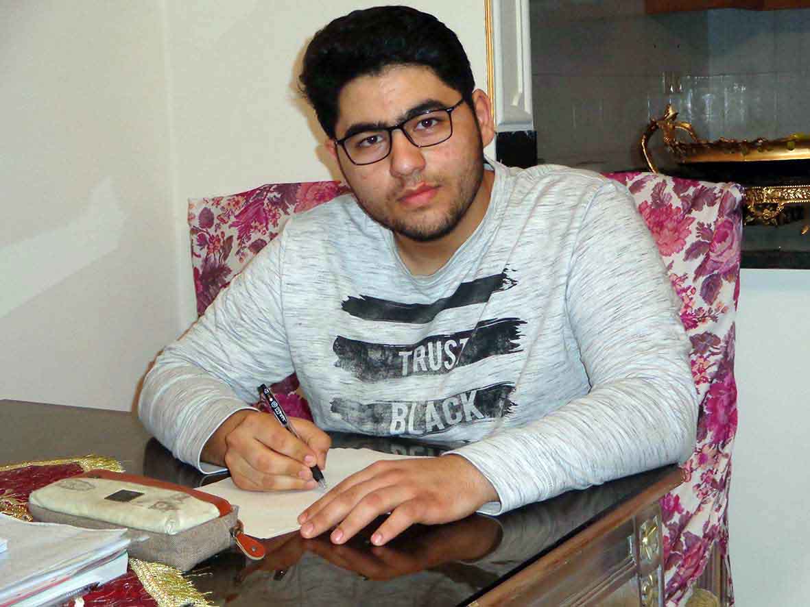 سيدمحمدعلي مرتضوي، رتبه‌ی 606 تجربی از زنجان، دانشجوی پزشکي دانشگاه علوم پزشکي زنجان