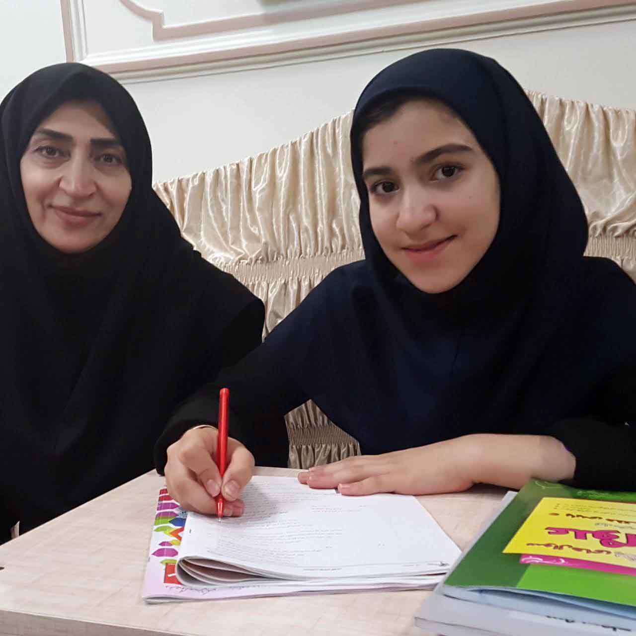 آیلین مظلومیپور، از دوم دبستان تا کلاس هشتم آیلین مظلومیپور، از دوم دبستان تا کلاس هشتم