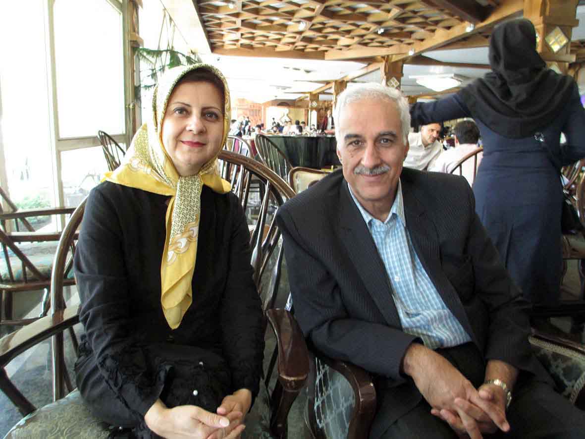 گفتوگو با پدر و مادر سارا باقریه، رتبهی 3 زبان و 13 تجربی گفتوگو با پدر و مادر سارا باقریه، رتبهی 3 زبان و 13 تجربی