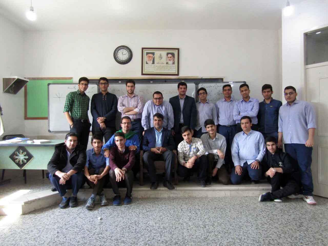 امیرحسین استقامت، رتبه‌ی 8 ریاضی کشور سال 97