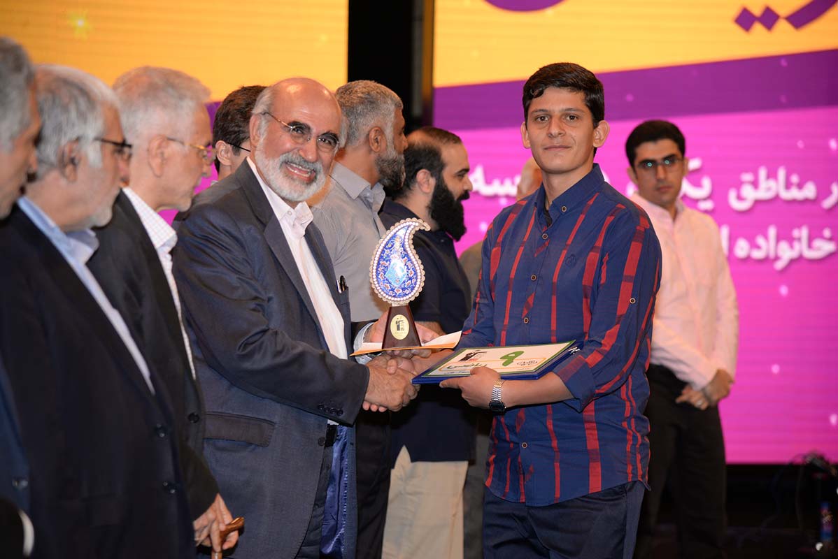 رضا قوی، رتبه‌ی 9 ریاضی منطقه‌ی 3 از قائن