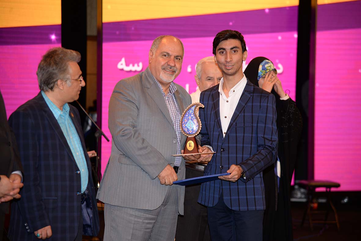 گفت‌وگو با پدر و مادر محمدجواد محقق، رتبه‌ی 10 انسانی منطقه‌ 3