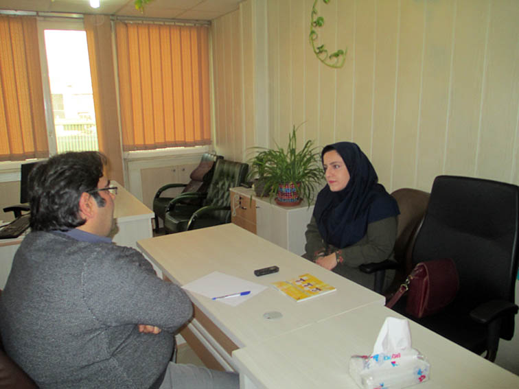 رویا معمار، معلم ریاضی مدرسه‌ی سرای دانش