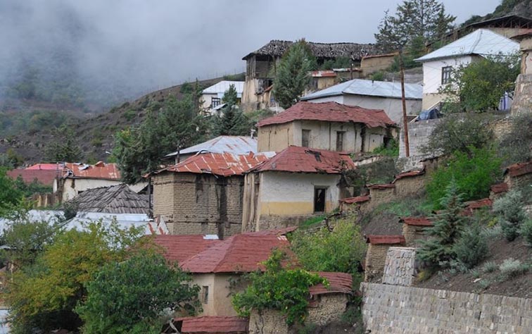 به شهر ما بیایید - آلاشت؛ گشت‌وگذار در میان ابرها