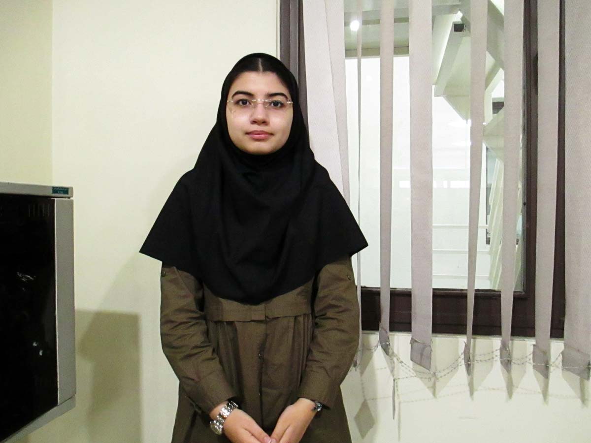 مبینا آق‌ارکاکلی، رتبه‌ی ۸ تجربی منطقه‌ی ۳ در سال ۹۶