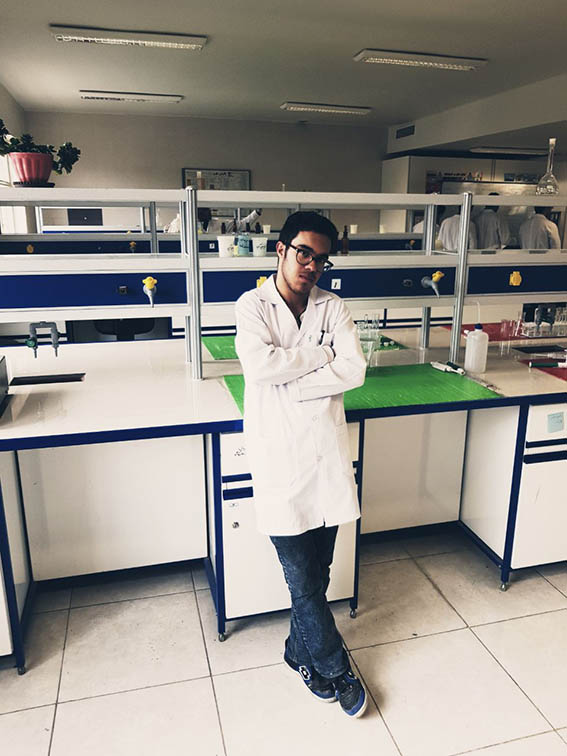 قهرمان پیشرفت: فرهاد طاهری، از رتبه‌ی ۱۰۶۷ سال ۹۶ تا 179 سال97