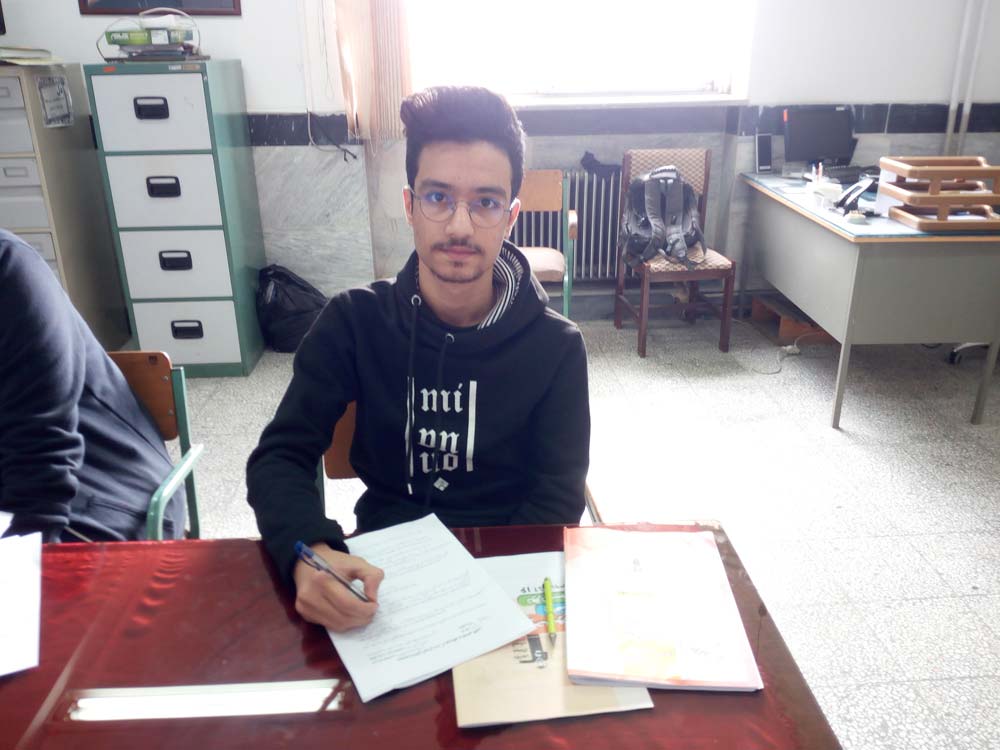 اشکان خادمیان،  دوازدهم ریاضی ازقائم‌شهر باتراز 8097