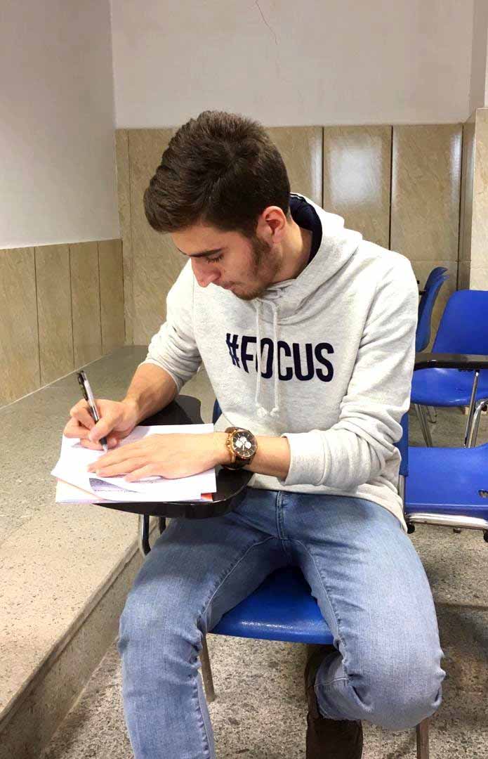 مهیار جعفری نوده ، دانش‌آموز دوازدهم ریاضی از زنجان با میانگین تراز 8030