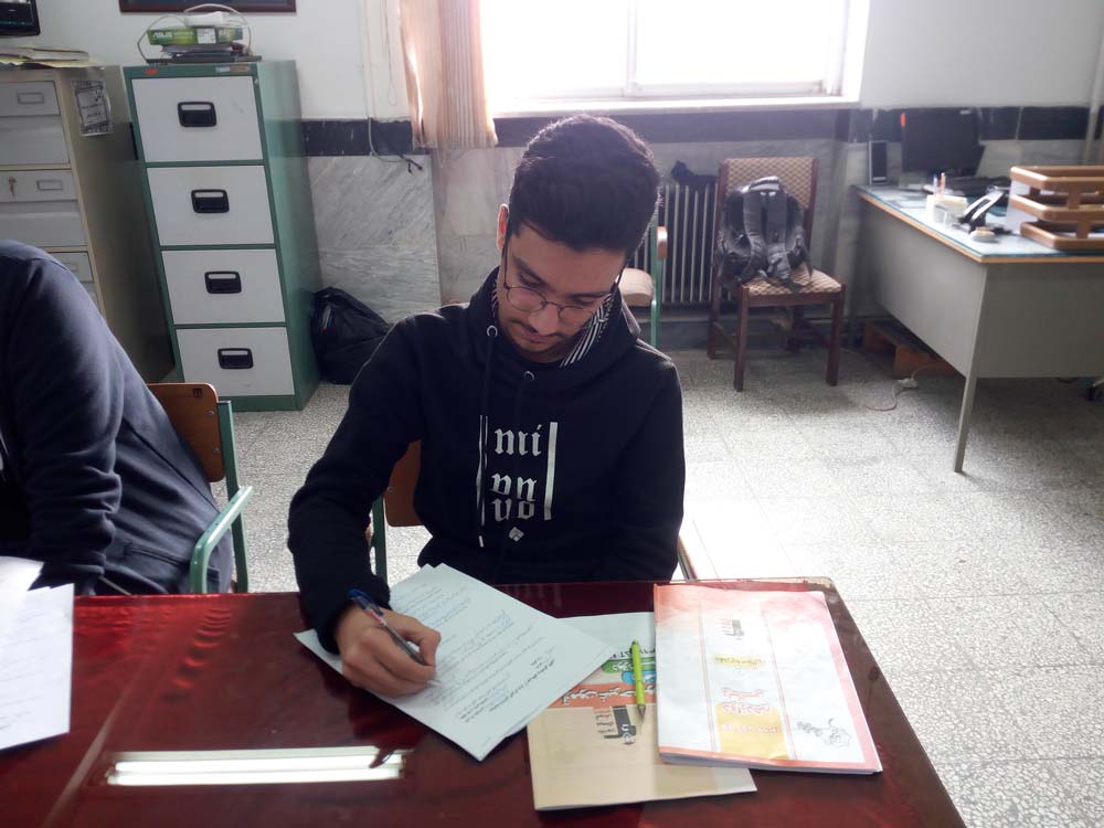 اشکان خادمیان،  دوازدهم ریاضی ازقائم‌شهر باتراز 8097