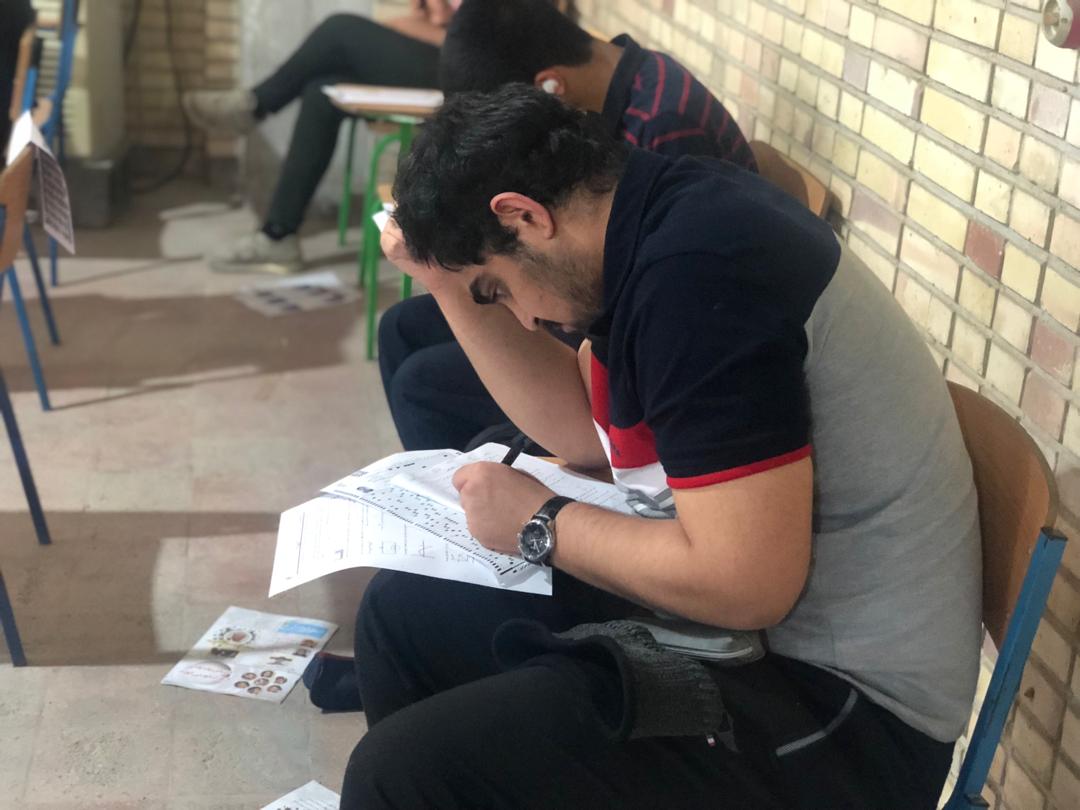 علیرضا پارسائیان، دوزادهم تجربی از بندرعباس علیرضا پارسائیان، دوزادهم تجربی از بندرعباس