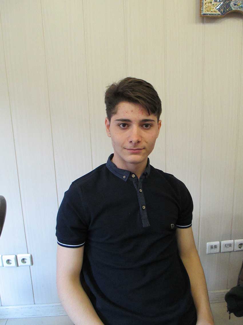 حسین بصیر، رتبه‌ی 3 ریاضی منطقه‌ی 3 از بستان‌آباد