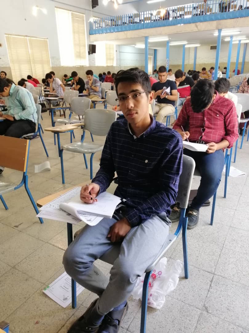 امید ملیکیان، دوازدهم انسانی از شهرضا امید ملیکیان، دوازدهم انسانی از شهرضا