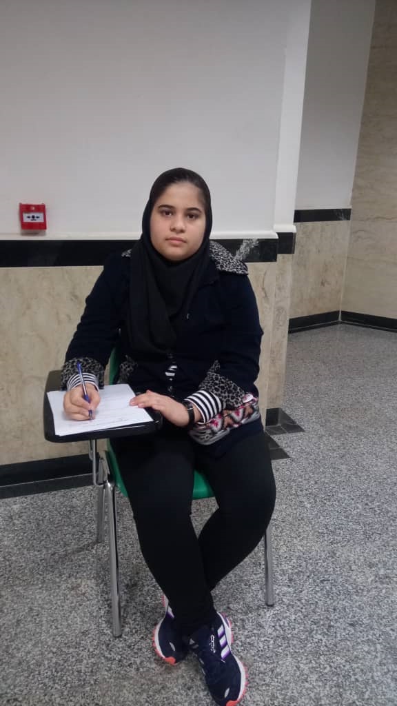 سارا بستانی املشی، دانش‌آموز برتر تجربی در یک نگاه